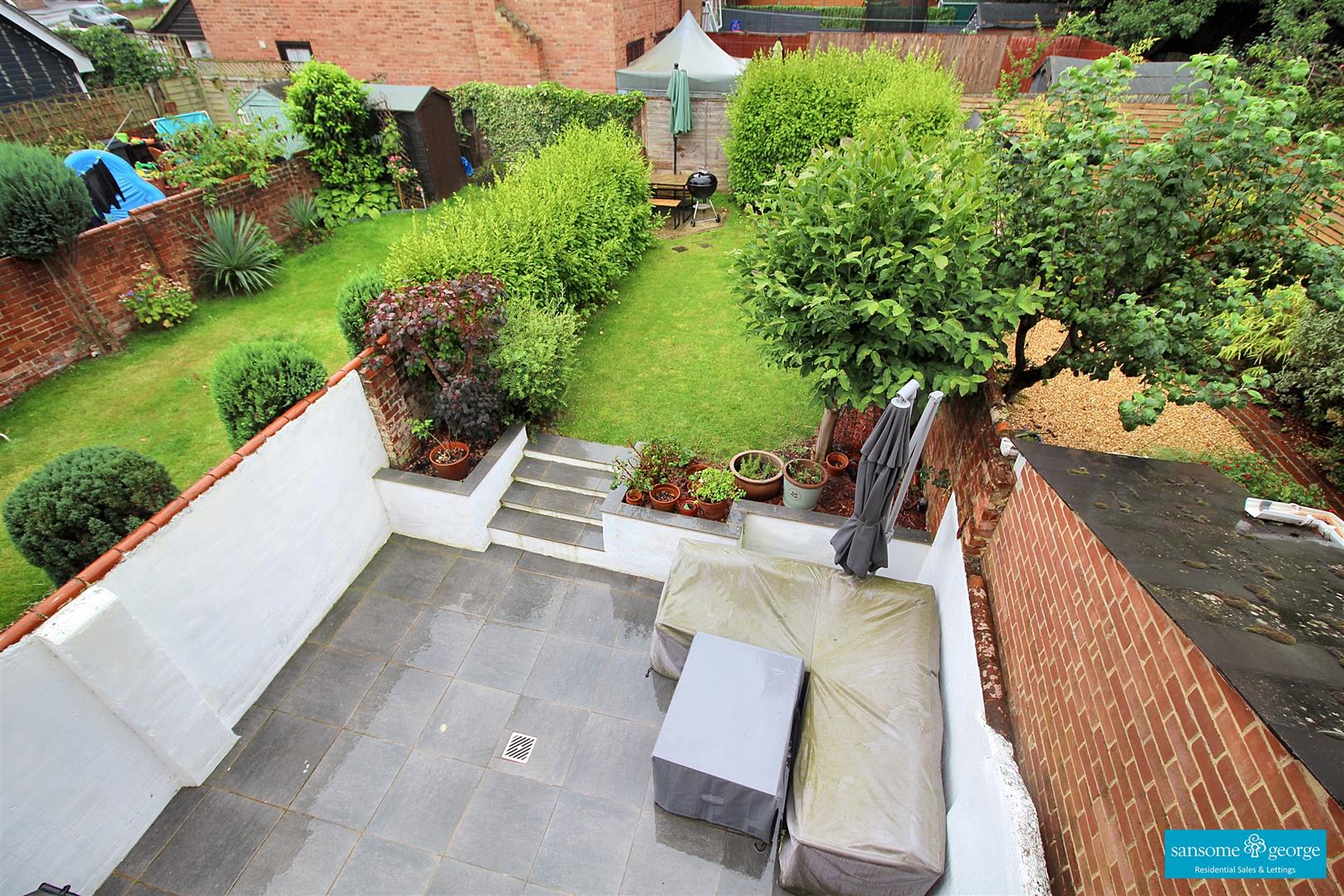 3 bed property in Waverley Road, Reading